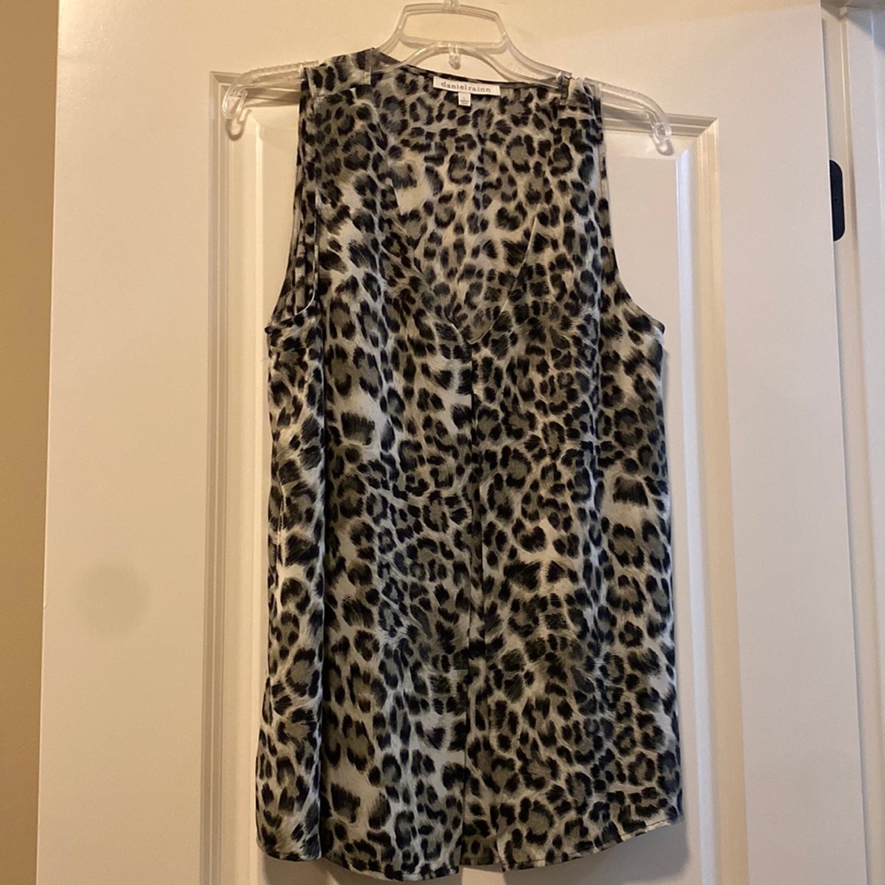 Daniel Rainn sleeveless animal print blouse in size L